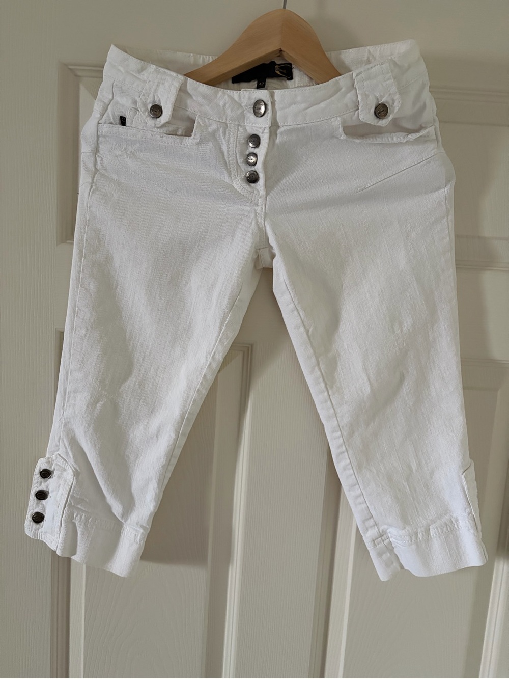 Just Cavalli White Capris Pants with Branded Tag - Made in Italy